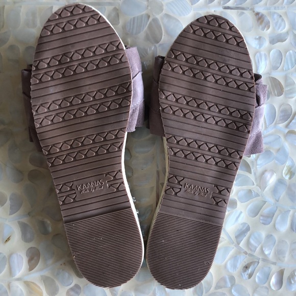 NWOT Kaanas Pasadena Ruffle Slides - Picture 5 of 8